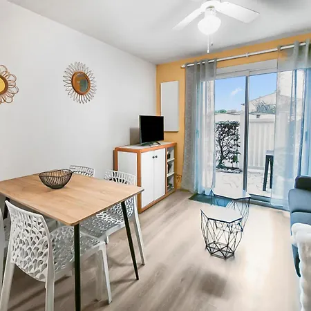 Maison Moderne Et Lumineuse Avec Terrasse アパート フロンティニャン
