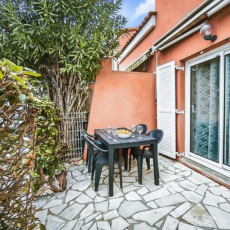 Maison Moderne Et Lumineuse Avec Terrasse *